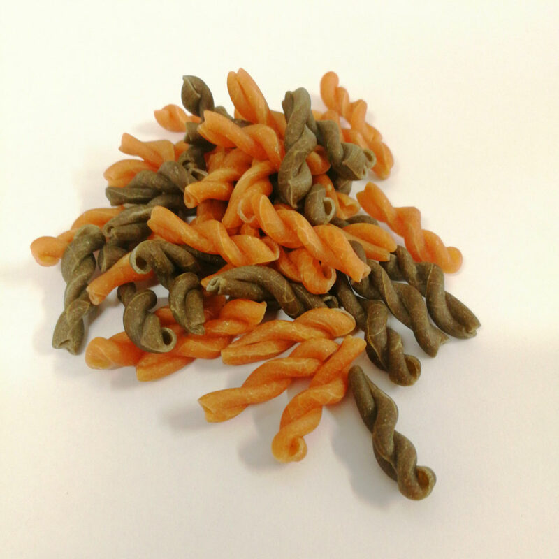 Pâtes bicolores tomates - basilic